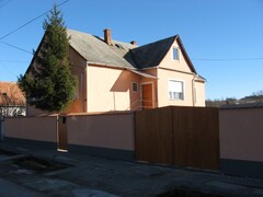 galleryImage