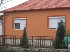 galleryImage