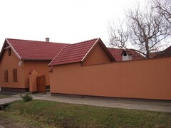 galleryImage