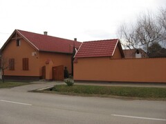 galleryImage