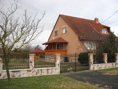 galleryImage