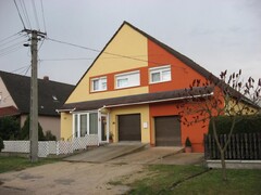 galleryImage