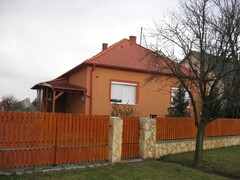 galleryImage