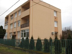 galleryImage