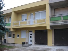 galleryImage