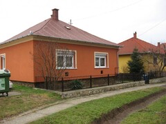 galleryImage