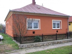 galleryImage