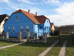 galleryImage