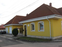 galleryImage