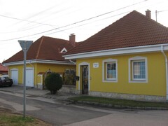 galleryImage