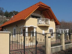 galleryImage