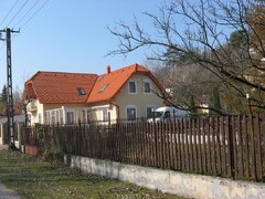 galleryImage