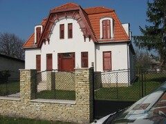 galleryImage