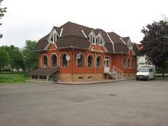 galleryImage