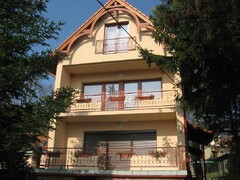 galleryImage