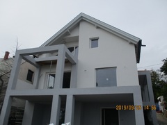 galleryImage
