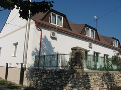 galleryImage